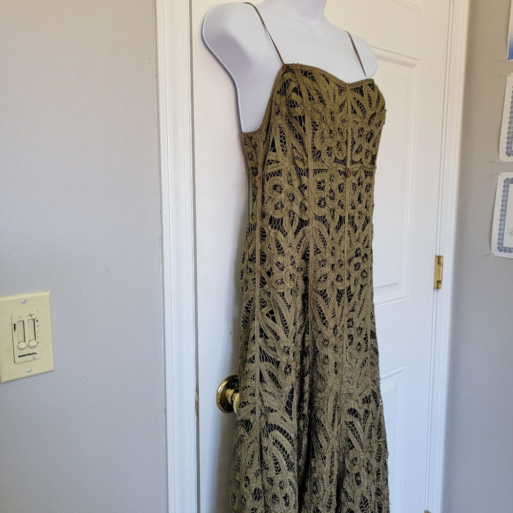 Betsey Johnson Olive Green Crochet Lace Overlay Sleeveless Midi Dress Size 6 - Picture 4 of 12